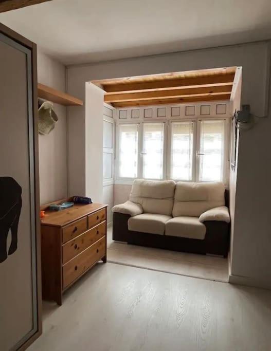 Apartamento Acogedor En ビリャヌア エクステリア 写真